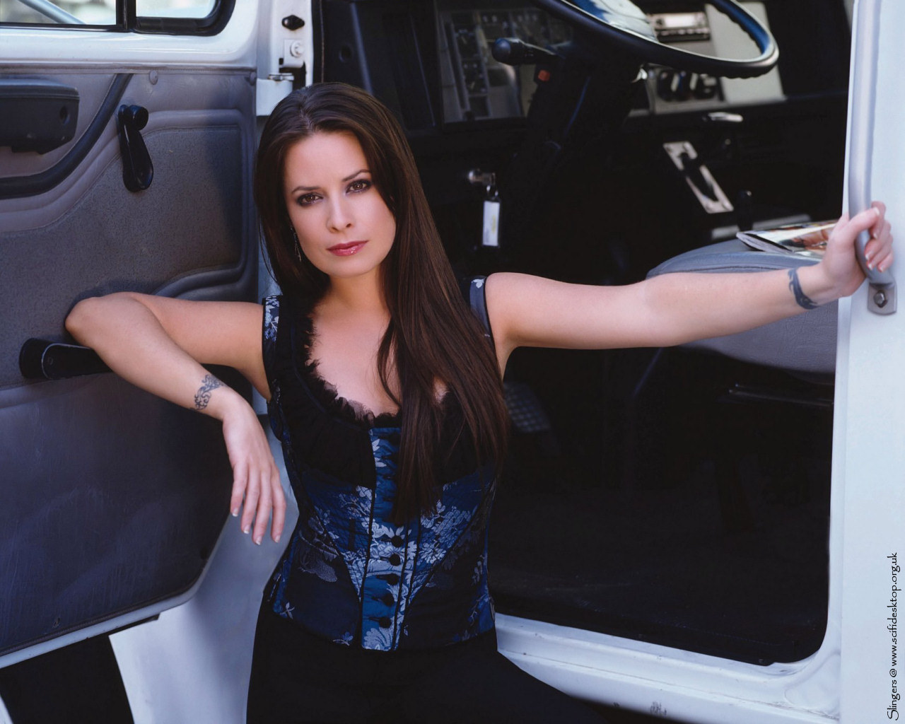 Holly-Marie-holly-marie-combs-3990436-1280-1024.jpg