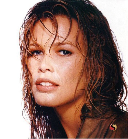 Claudia Schiffer03.jpg